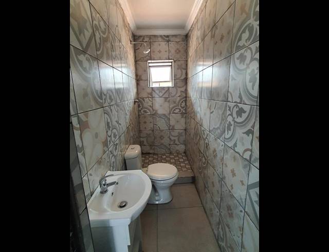 1 BEDROOM PROPERTY TO RENT IN FLAMWOOD